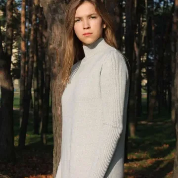 Šviesiai pilka moteriška suknelė / Megzta vilnonė suknelė / Šilta suknelė aukštu kaklu