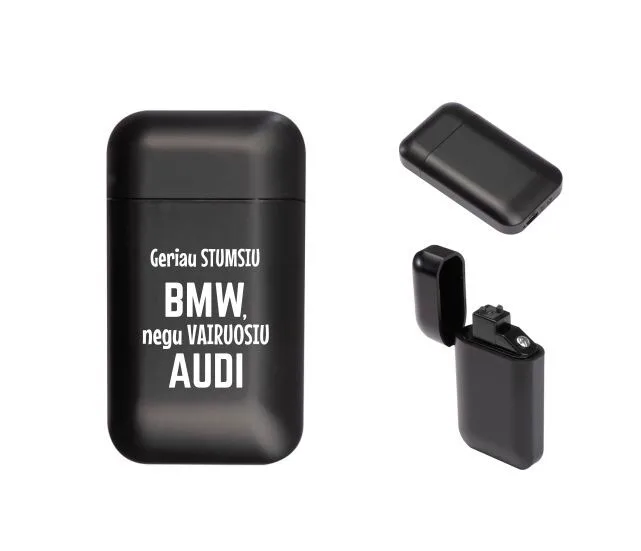 Pakraunamas USB žiebtuvėlis „Geriau stumsiu BMW, negu vairuosiu AUDI“