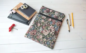 Gėlėtas MacBook dėklas