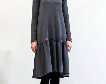 Moteriška šilta megzta merino vilnos suknelė su raukiniais, Laisvai priglundanti pilka suknelė ilgomis rankovėmis