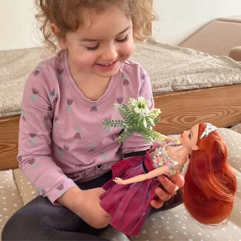 Lėlė Emi Style Fashion WOOPIE ROYAL 32 cm - stilinga princesė su rožine suknele ir aksesuarais · 2
