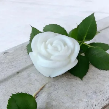 Rožių aromato rankų darbo muilas „Baltoji rožė“