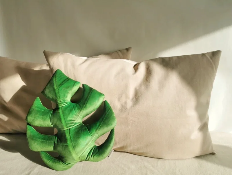 Veliūrinė pagalvėlė, Monstera · 1