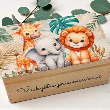 Medinė krikštadėžė su spauda „Liūtas, drambliukas, žirafa“ 30x18