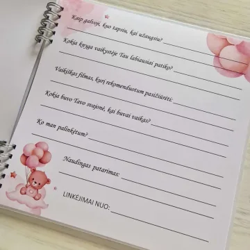 Mergaitės krikštynų palinkėjimų knyga su anketomis