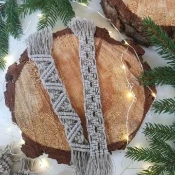 Knygos skirtukas, pintas iš lininių virvelių