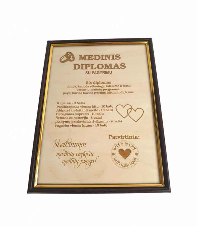 Rėmelis medinių vestuvių metinių proga „Diplomas su pagyrimu“
