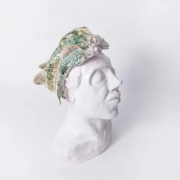 Keramikinė skulptūra su žuvimis