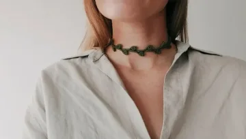 Macrame kaklo papuošalas