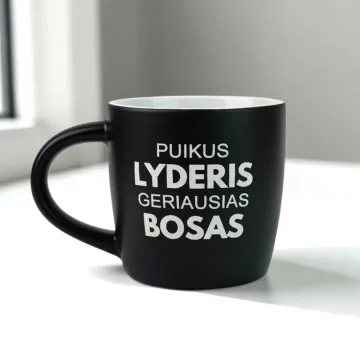Graviruotas puodelis „Puikus lyderis geriausias bosas“