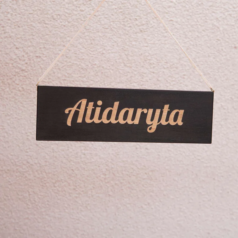 Pakabinama dvipusė medinė iškaba Atidaryta Uždaryta · 2
