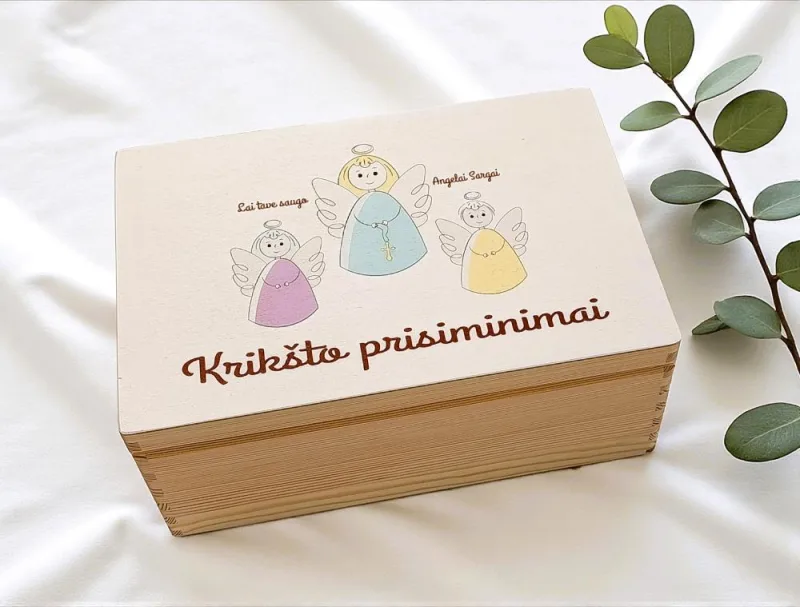 Medinė krikštadėžė su spauda „Krikšto prisiminimai“